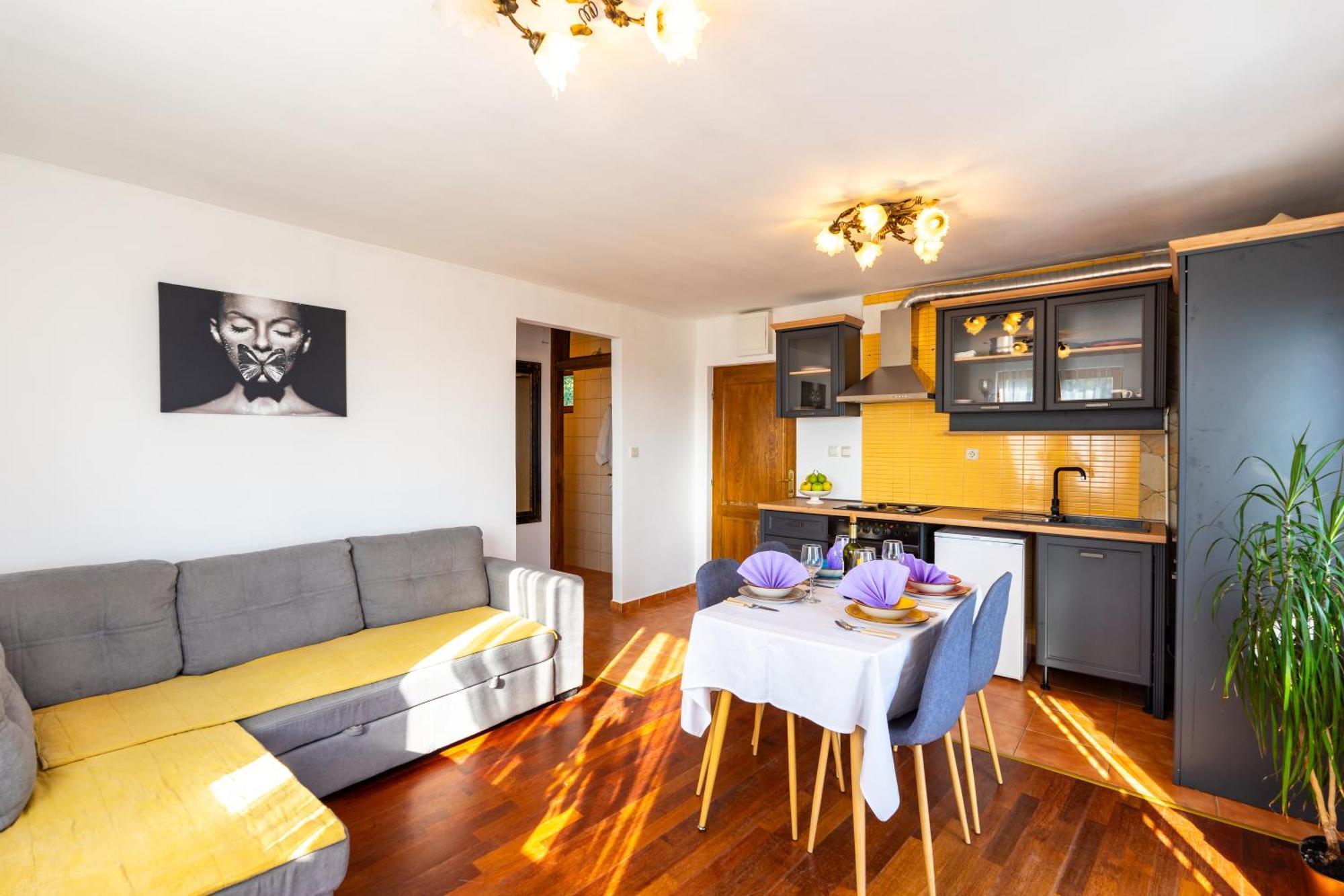Olive Garden House In Zrnovnica With A View & Bbq Βίλα Εξωτερικό φωτογραφία